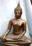 Buddha sitzend in Meditationshaltung